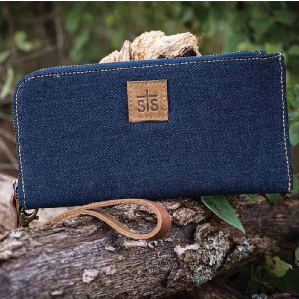 NWT - Blue Bayou Clutch by STS